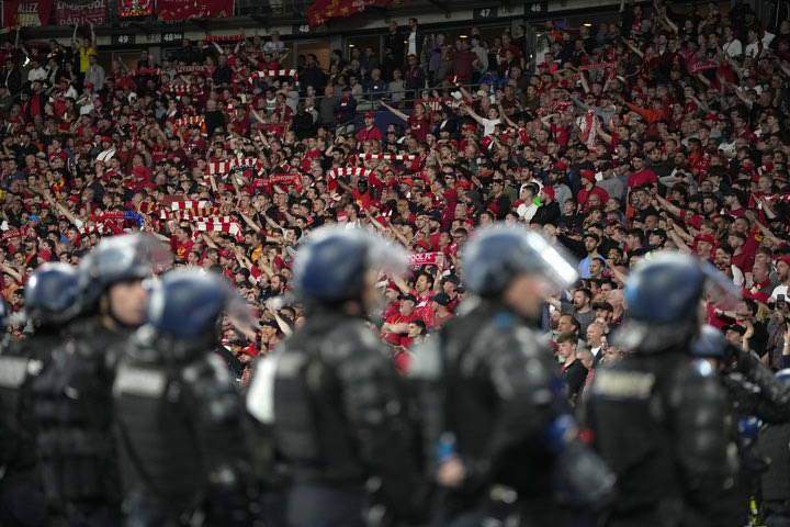 Καταπέλτης για την UEFA το πόρισμα της επιτροπής για τον τελικό του Champions League: “Ψέμα οι χιλιάδες οπαδοί χωρίς εισιτήρια”