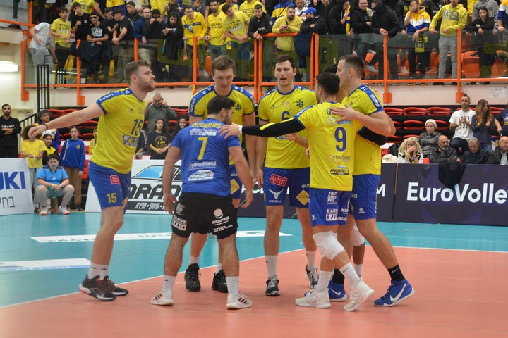 Μακάμπι Τελ Αβίβ – Φόντε Μπαστάρντο 3-1: Βήμα πρόκρισης για τους Ισραηλινούς
