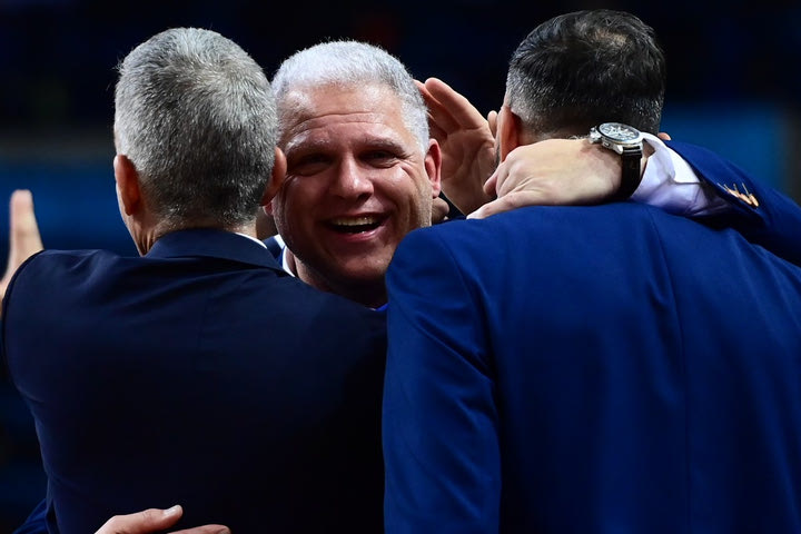 Μανωλόπουλος: “Περήφανος για τα παιδιά, το ταξίδι τελείωσε με επιτυχία”
