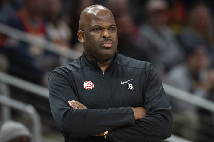 NBA: Οι Χοκς ψάχνουν νέο προπονητή για να σώσουν τη χρονιά