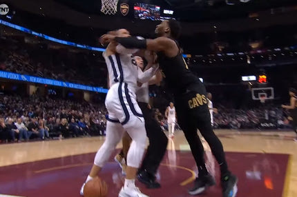 NBA: Χαμός με Μίτσελ και Μπρουκς, ήρθαν στα χέρια και αποβλήθηκαν στο Καβαλίερς – Γκρίζλις