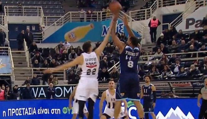 Οι δύο τεχνικές ποινές του Κολοσσού στο φινάλε του ματς με τον ΠΑΟΚ