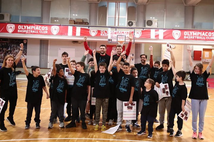 Ολυμπιακός: Παπανικολάου και Βεζένκοβ μοίρασαν χαμόγελα στους αθλητές της One Team