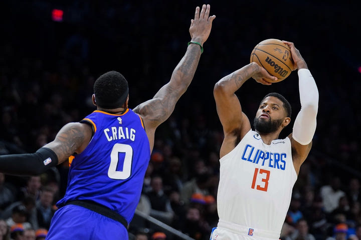 NBA, Σανς – Κλίπερς 107-116: Άλωση του Φοίνιξ με μπροστάρηδες Τζορτζ, Λέοναρντ και Μαν