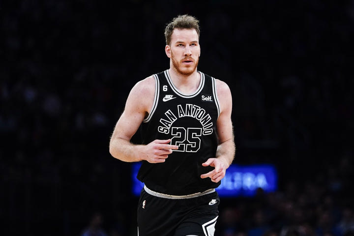 NBA: Οι Σπερς έστειλαν τον Πελτλ στους Ράπτορς για χάρη του Μπερτς