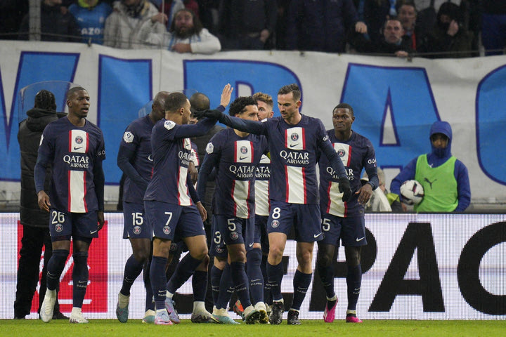 Ligue 1: Η βαθμολογία και το πρόγραμμα μετά τις νίκες Παρί και Λανς στη μάχη τίτλου