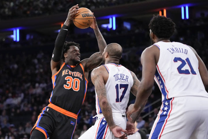 NBA: Οι Νικς γύρισαν από το -21 και πλήγωσαν τους Σίξερς