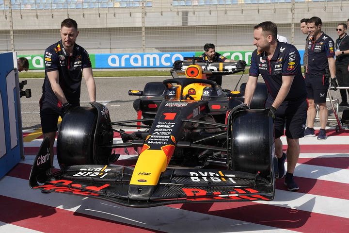 Formula 1: Αποκάλυψη της αληθινής νέας Red Bull RB19 στο Μπαχρέιν