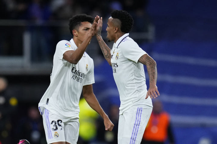 Ρεάλ – Ατλέτικο 1-1: Ο 18χρονος Ροντρίγκες έσωσε τους πρωταθλητές στο ντεμπούτο του