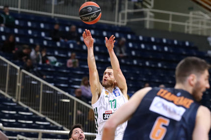 Παναθηναϊκός: Ο Ματ Τόμας θα υποβληθεί σε εξετάσεις μετά από αγκωνιά στο κεφάλι