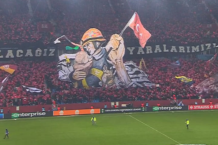 Το συγκλονιστικό κορεό των οπαδών της Τράμπζονσπορ