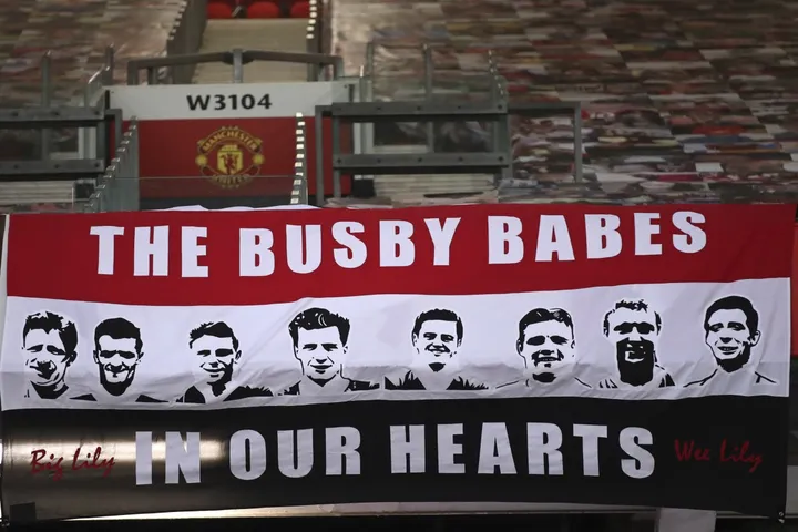 Το ρολόι θα είναι πάντα κολλημένο στις 15:04 για τα "λουλούδια του Μάντσεστερ"