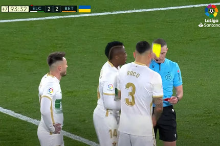 Χαμός στο Έλτσε – Μπέτις: Πυρ και μανία με τον διαιτητή οι γηπεδούχοι, “έφοδος” του ιδιοκτήτη στα αποδυτήρια στο φινάλε