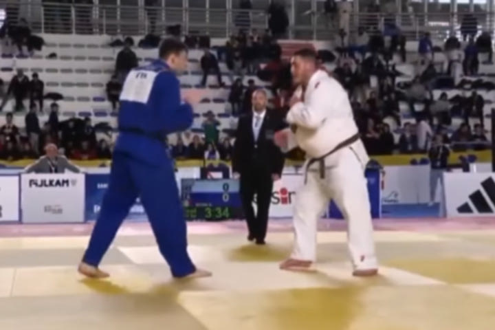 Κωστελίδης: “Στο άκουσμα του εθνικού μας ύμνου, ένιωσα ανατριχίλα”