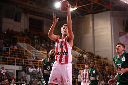 Ολυμπιακός – Παναθηναϊκός: Ασταμάτητος ο Βεζένκοβ στο πρώτο δεκάλεπτο του ημιτελικού