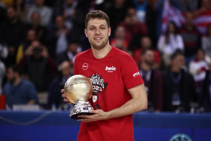 Κύπελλο Ελλάδας ΟΠΑΠ: Ο Βεζένκοβ στη λίστα των MVP