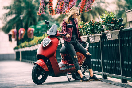 Τι χρειάζεται για να οδηγείς σκούτερ ή παπί, ηλεκτρικό ή έως 125cc, με δίπλωμα αυτοκινήτου