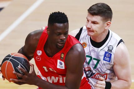 Έπεσε στη ΦΑΛκονέρα