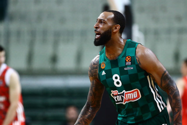 Παναθηναϊκός – Ερυθρός Αστέρας 75-66: Πράσινο come-back από το -16 και πρώτη νίκη για τον Σερέλη στην EuroLeague