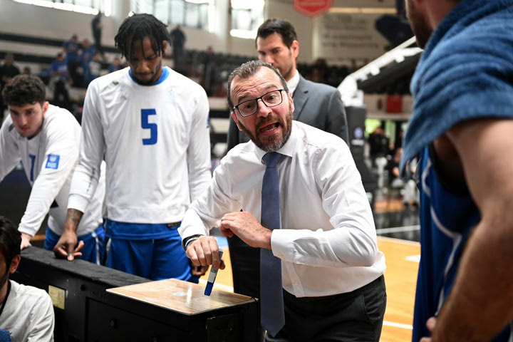 Αποχώρησαν προπονητές και τεχνικός διευθυντής από τον Ιωνικό