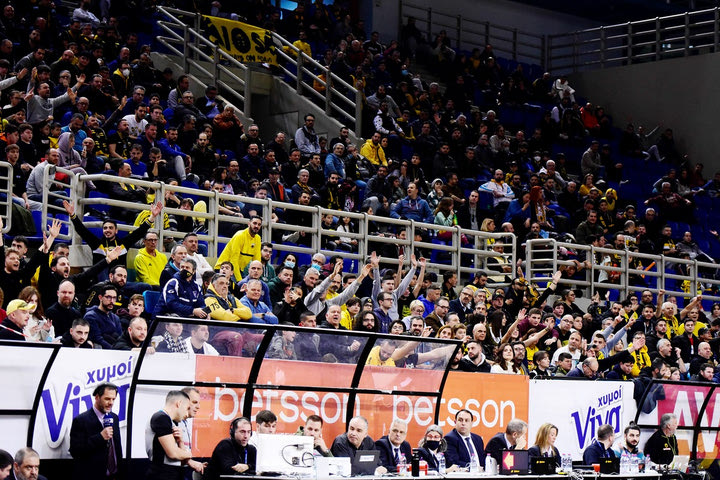 Τραγωδία στα Τέμπη: Η ΚΑΕ ΑΕΚ αφήνει διά βίου κενές τις θέσεις στην θύρα 28 – σειρά 2 για να τιμήσει τα θύματα