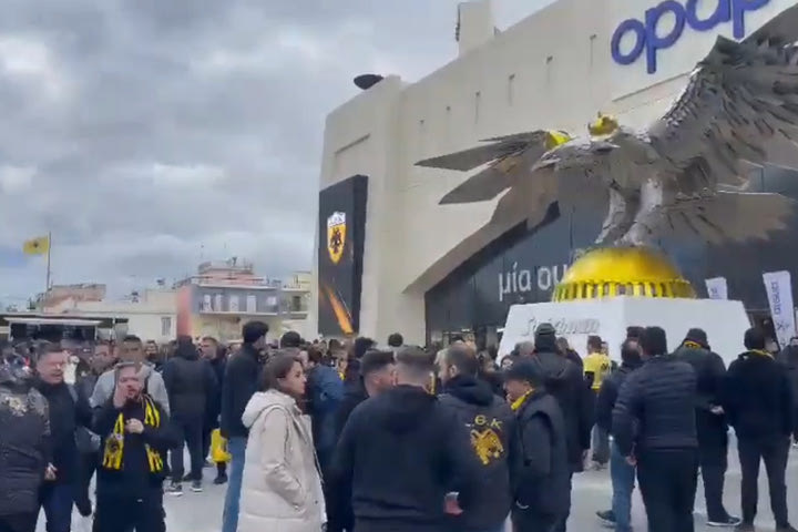 ΑΕΚ – Ολυμπιακός: Κοσμοσυρροή έξω από την OPAP Arena