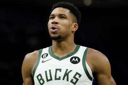 Ο Γιάννης Αντετοκούνμπο στο πλευρό του Νόα Λάιλς για τον τίτλο των “παγκόσμιων πρωταθλητών”