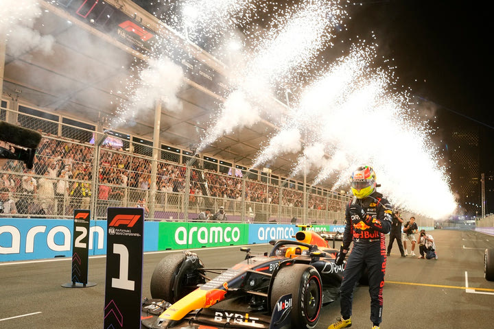 Formula 1 : Βγήκαν τα μαχαίρια στη Red Bull, η Ferrari θέλει ξεμάτιασμα και ο Αλόνσο υπογλώσσια