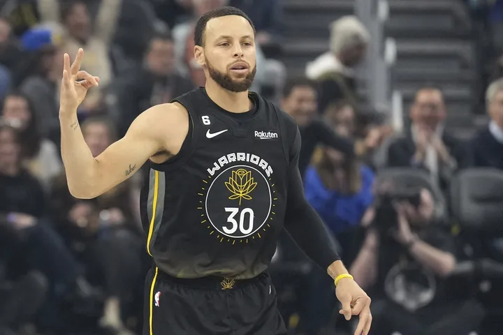 NBA, Γουόριορς – Πέλικανς 120-109: Προσωπικό σόου του Κάρι και ανατροπή από το -20 για τους πρωταθλητές