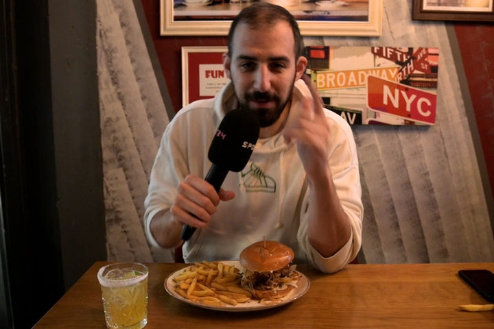 Συνέντευξη Τύπων στα TGI Fridays™: Δίνουμε απάντηση στα πιο “hot” διλήμματα