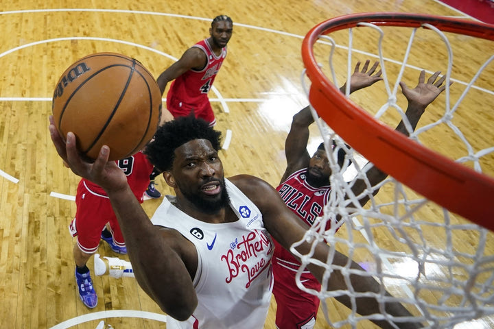 NBA, αποτελέσματα: Οι Σίξερς έγιναν κόκκινο πανί για τους Μπουλς, κακός μπελάς για τους Μάβερικς οι Γκρίζλις