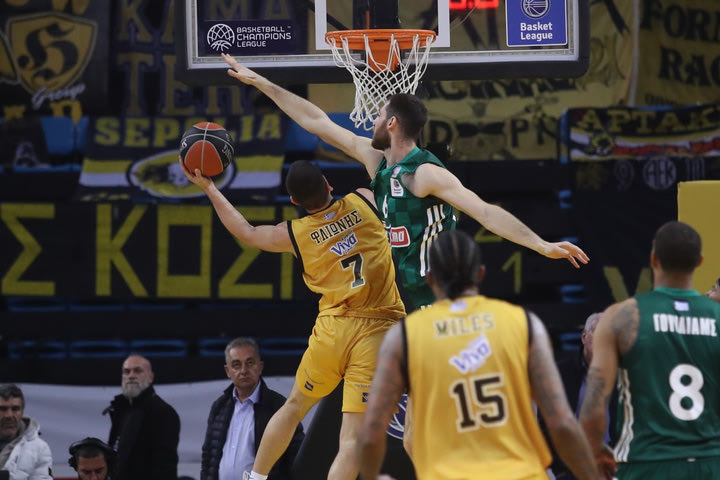 ΑΕΚ – Παναθηναϊκός 77-73: Ο Φλιώνης δήλωσε παρών την κρίσιμη στιγμή και υπέγραψε τον θρίαμβο