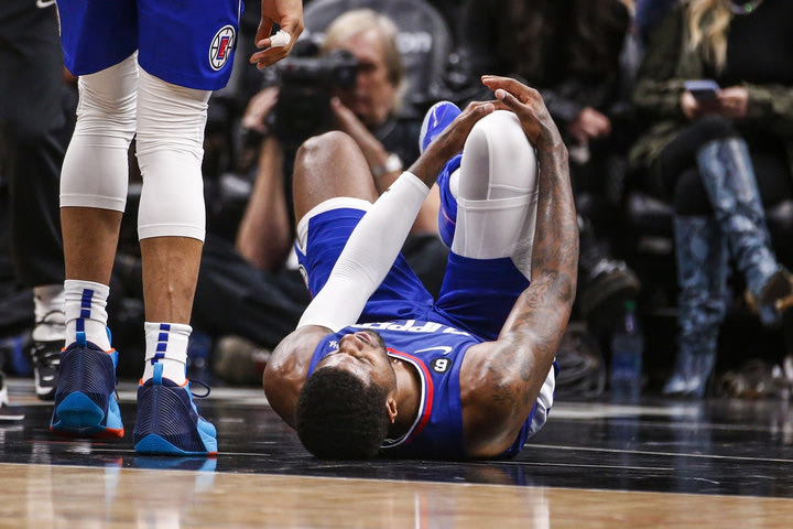 NBA, Κλίπερς: Συναγερμός με Πολ Τζορτζ, φόβοι ότι τραυματίστηκε σοβαρά στο γόνατο