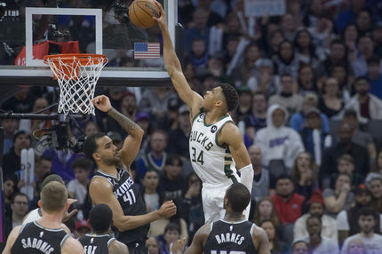 NBA: Τα δύο καρφώματα του Γιάννη Αντετοκούνμπο δεν “έκλεψαν” την πρωτιά του Top-10 από τον Τζέιλεν Μπράουν