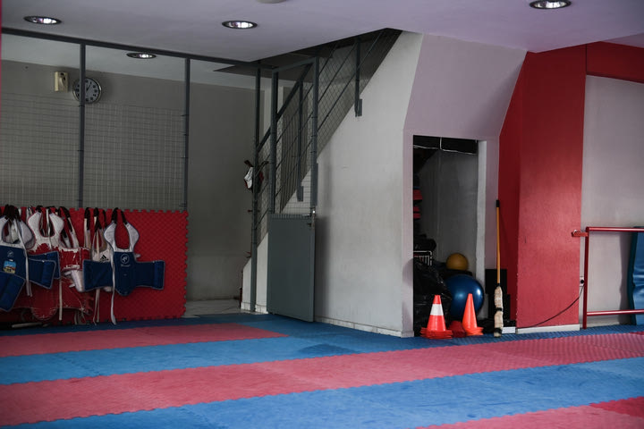 Αποκαλύψεις για τον προπονητή Tae Kwon Do, είχε εισβάλει στο σπίτι της συζύγου του με καραμπίνα
