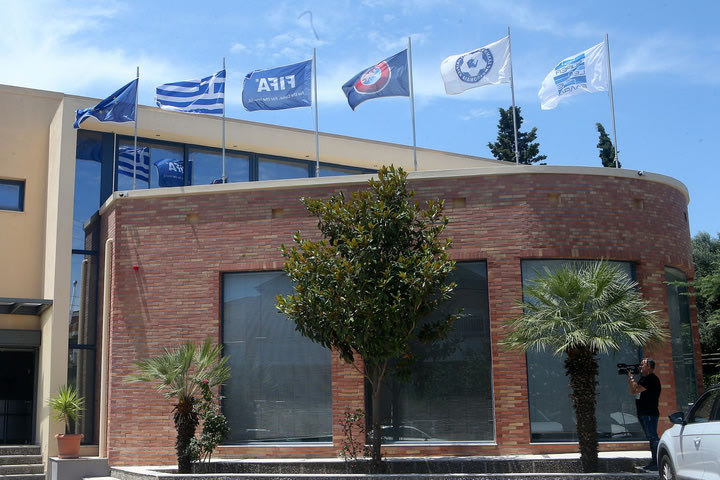Stoiximan Super League: Δ.Σ. τη Μεγάλη Τρίτη για το υπόλοιπο πρόγραμμα σε playoffs και playouts