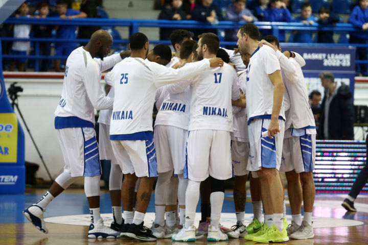 Οπαδοί του Ιωνικού στην προπόνηση, έθεσαν τους παίκτες προ των ευθυνών τους