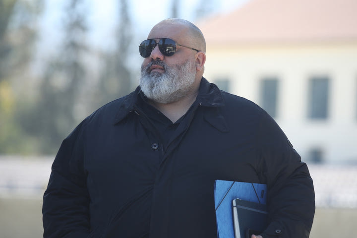 Ολυμπιακός: Πρόστιμο 30.000€στον Καραπαπά για τη φούστα στον Μπαλτάκο