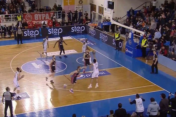 Ο Κατσίβελης αστόχησε στο τελευταίο σουτ με τον Ολυμπιακό