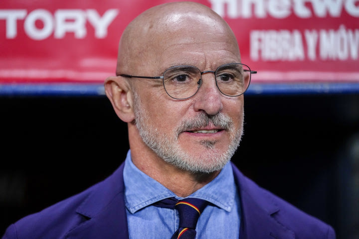 Ντε λα Φουέντε για Πέδρι: “Είναι ο καλύτερος παίκτης του κόσμου στη θέση του”