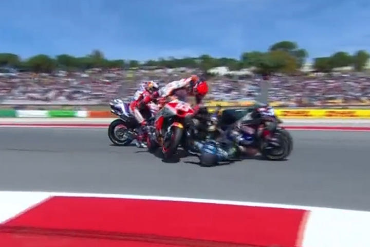 Moto GP: Η τρομακτική σύγκρουση Μάρκεθ και Ολιβέιρα