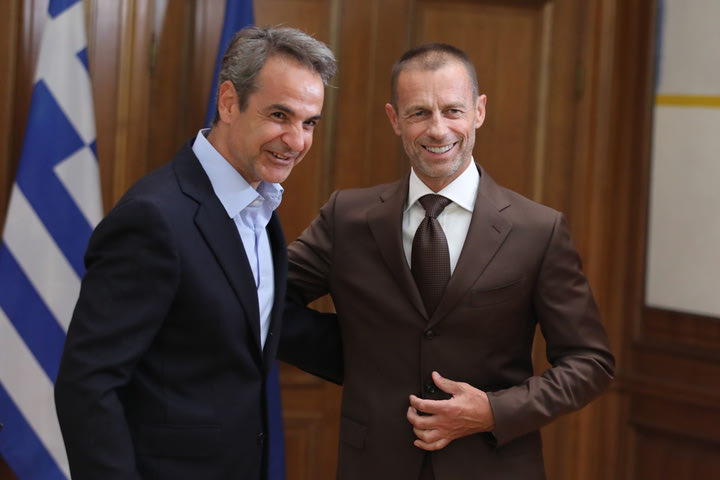 Συνάντηση Μητσοτάκη – Τσέφεριν στις 16/8, προσκλήθηκαν Μαρινάκης, Αλαφούζος, Μελισσανίδης και Σαββίδης