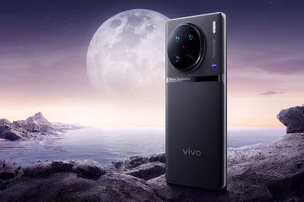 vivo X90 Pro 5G: Όταν το Ποδόσφαιρο ξεπερνά τους Νόμους της Φυσικής μέσα από τα χρώματα της ZEISS