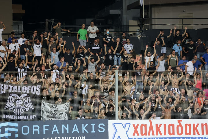 ΟΦΗ: Οπαδός των Κρητικών πήγε από την Αθήνα στη Λειβαδιά με το ποδήλατο
