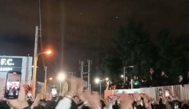 Χιλιάδες φίλαθλοι στον Ρέντη για να αποθεώσουν την αποστολή μετά τη νίκη επί της ΑΕΚ