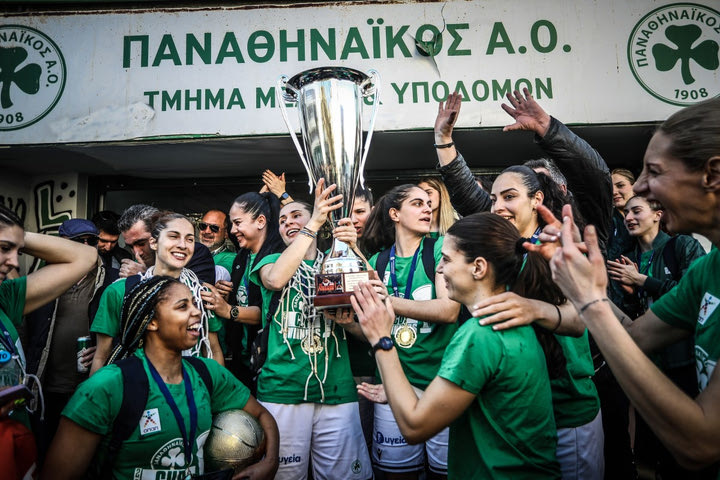 Παναθηναϊκός: Αποθέωση για τις Κυπελλούχες στη Λεωφόρο
