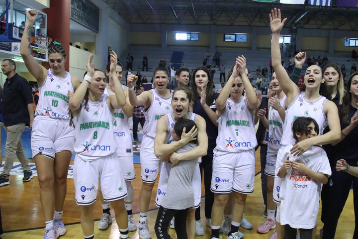 Παναθηναϊκός: Δάκρυα χαράς από τις πράσινες για την κατάκτηση του Κυπέλλου