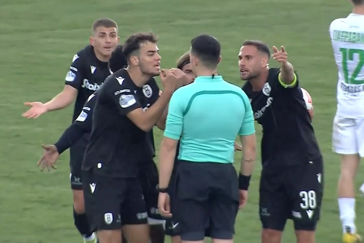 ΠΑΟΚ Β’ – Μακεδονικός: Το πέναλτι υπέρ των φιλοξενούμενων που προκάλεσε έντονες διαμαρτυρίες από τους παίκτες του Δικεφάλου