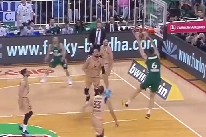 Παναθηναϊκός – Μπαρτσελόνα: Το εντυπωσιακό alley oop κάρφωμα του Παπαγιάννη
