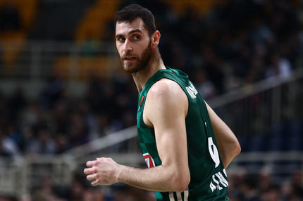 Ο Παπαγιάννης έκανε παπάδες, ενώ μαίνεται η μάχη για τα playoffs